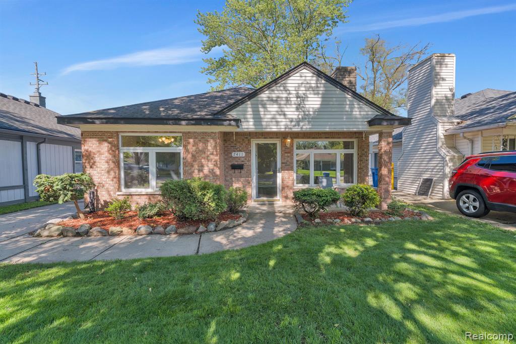 7411 N Vernon Street, Dearborn Heights, MI 48127 — Photo 35