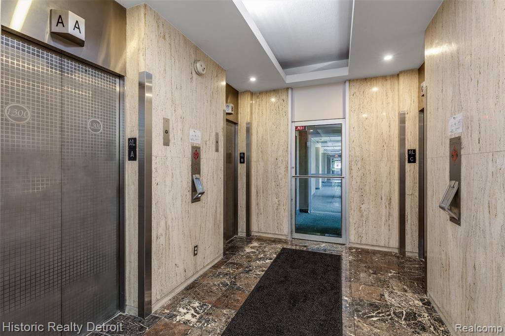 1300 E LAFAYETTE Street, 210, Detroit, MI 48207 — Photo 13