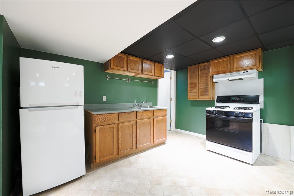 24920 Star Valley Drive, Saint Clair Shores, MI 48080 — Photo 23