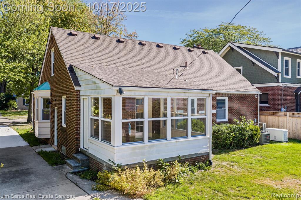 807 Barrington, Grosse Pointe Park, MI 48230 — Photo 21