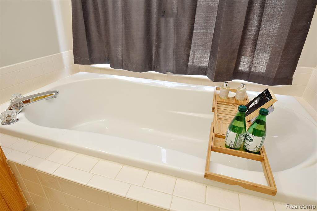 39516 ROCKCREST Lane, Northville, MI 48168 — Photo 25