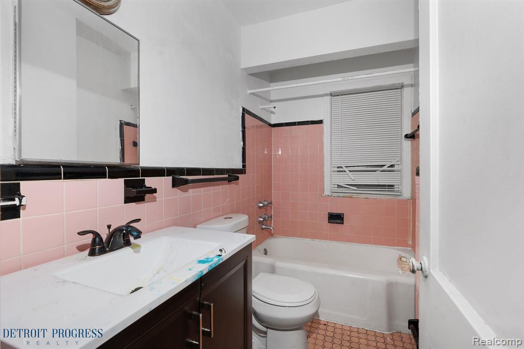 8865 GREENVIEW Avenue, Detroit, MI 48228 — Photo 9