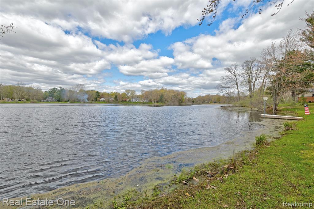 327 Coats Road, Lake Orion, MI 48362 — Photo 62