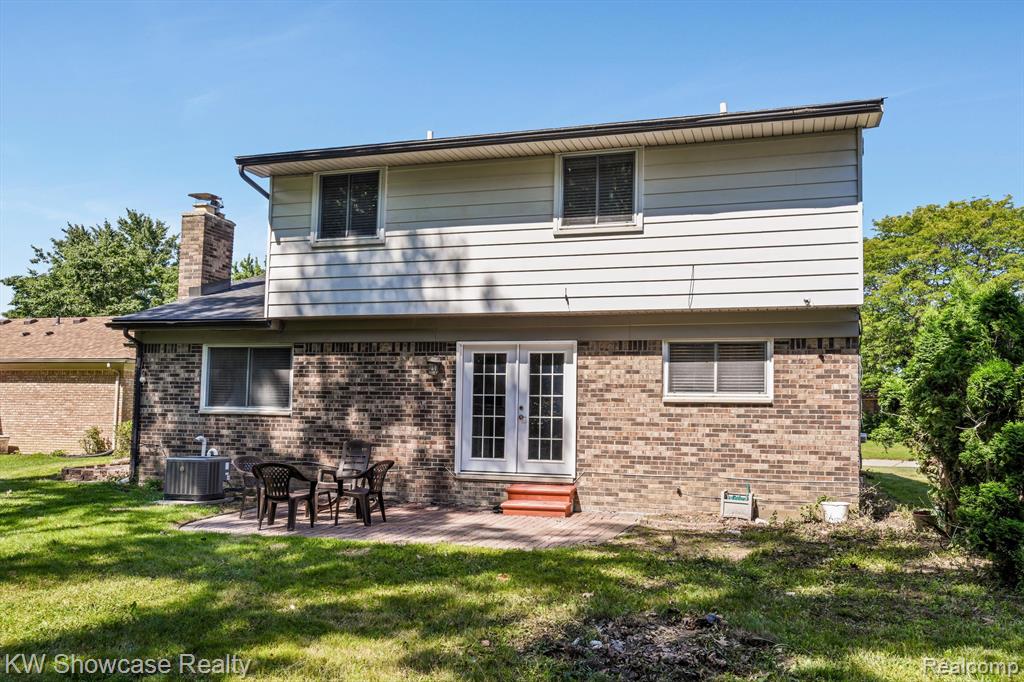 6322 CLARENDON Drive, Canton, MI 48187 — Photo 42