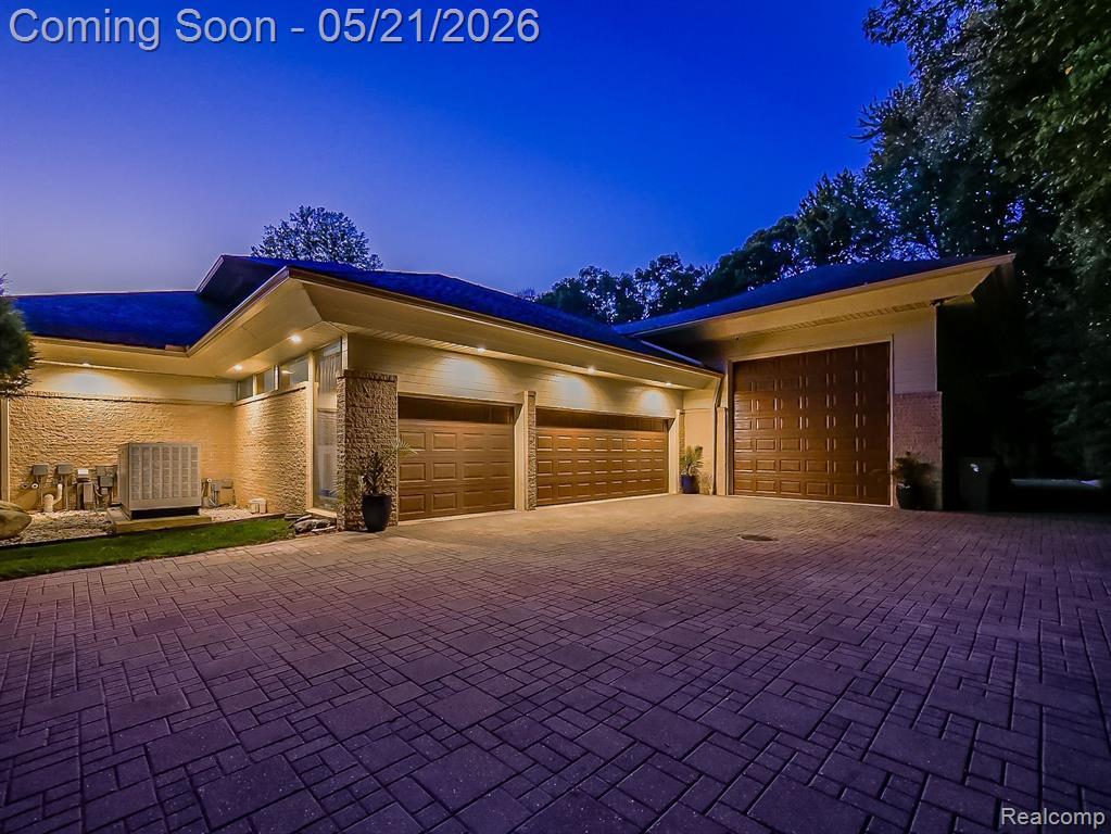 17477 IRIS Circle, Clinton Twp, MI 48036 — Photo 7