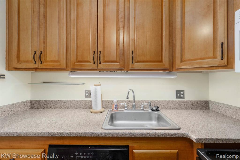 30236 SOUTHFIELD Road, 263, Southfield, MI 48076 — Photo 14
