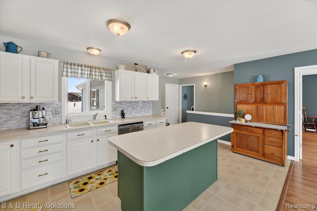 5769 Cobblestone Drive, North Branch, MI 48461 — Photo 17