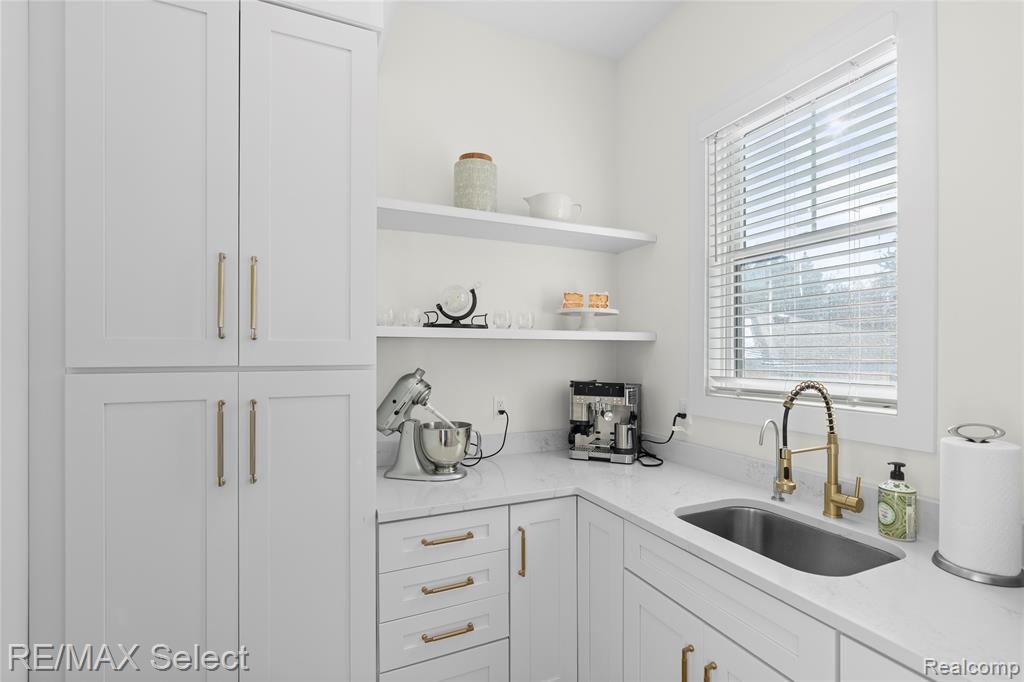 2208 Grove Park Road, Fenton, MI, 48430