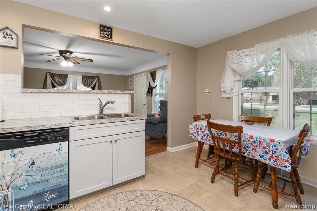 5763 Graves Street, Waterford, MI 48327 — Photo 8