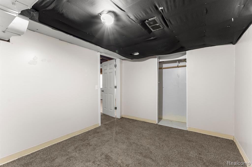 4255 SAMOSET Road, Royal Oak, MI 48073 — Photo 31