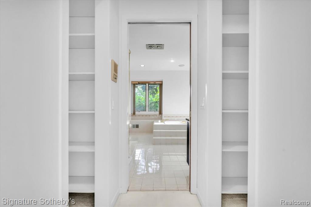 4156 Marlwood Drive, West Bloomfield, MI 48323 — Photo 11
