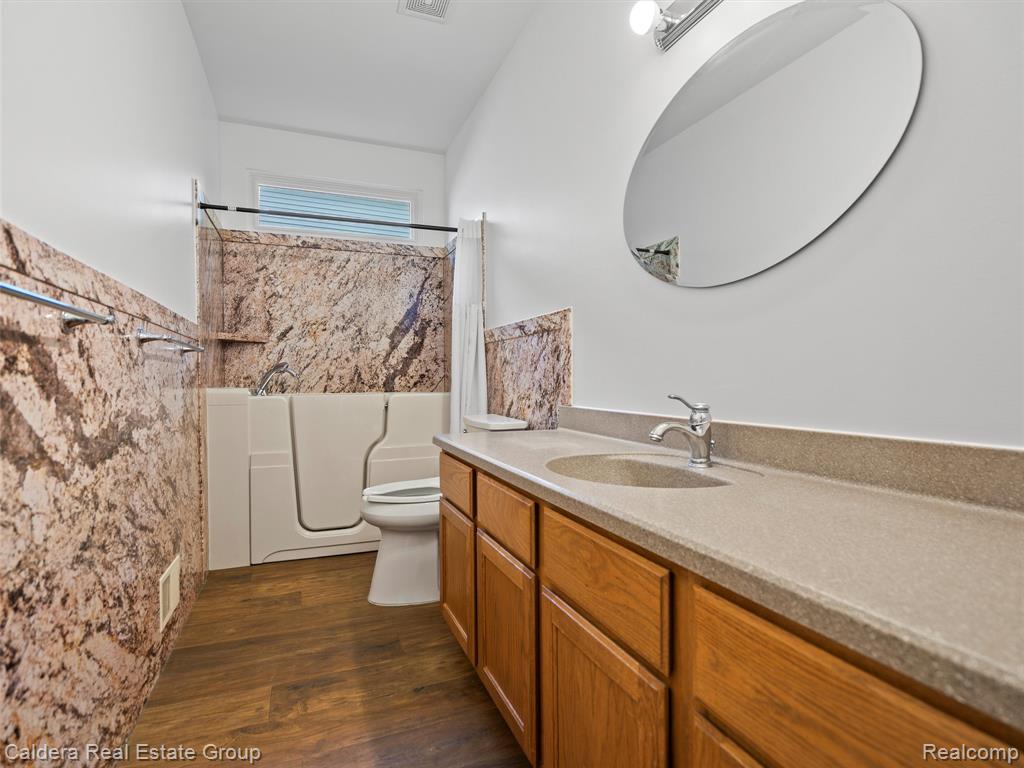 9862 Tioga Trail, Pinckney, MI 48169 — Photo 32