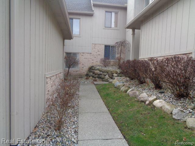 29441 LAUREL Drive, Farmington Hills, MI 48331 — Photo 3