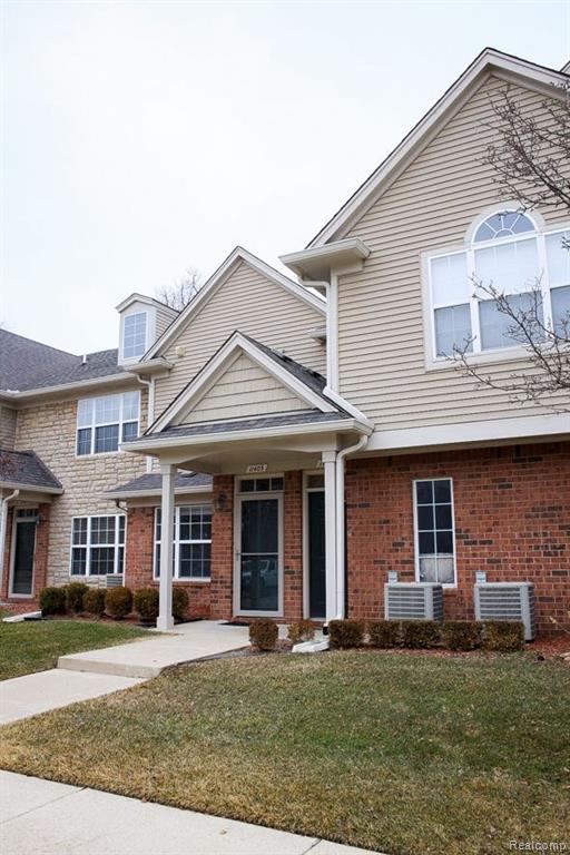 11405 N Woods Drive, Shelby Twp, MI 48317 — Photo 2