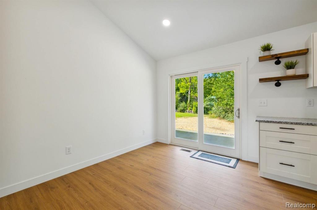 13375 Lenmoore Road, Van Buren, MI 48111 — Photo 10