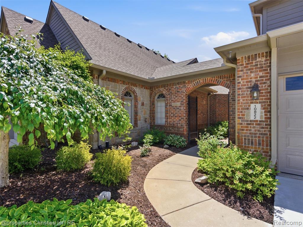 10822 Sparkling Waters Court, South Lyon, MI 48178 — Photo 2