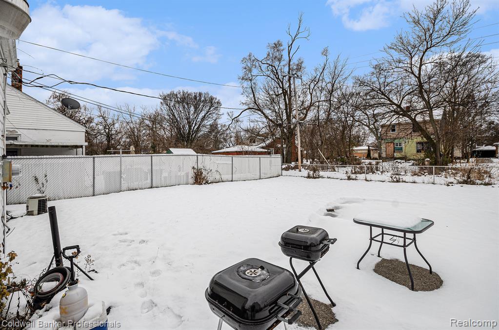 17867 Mackay Street, Detroit, MI 48212 — Photo 13