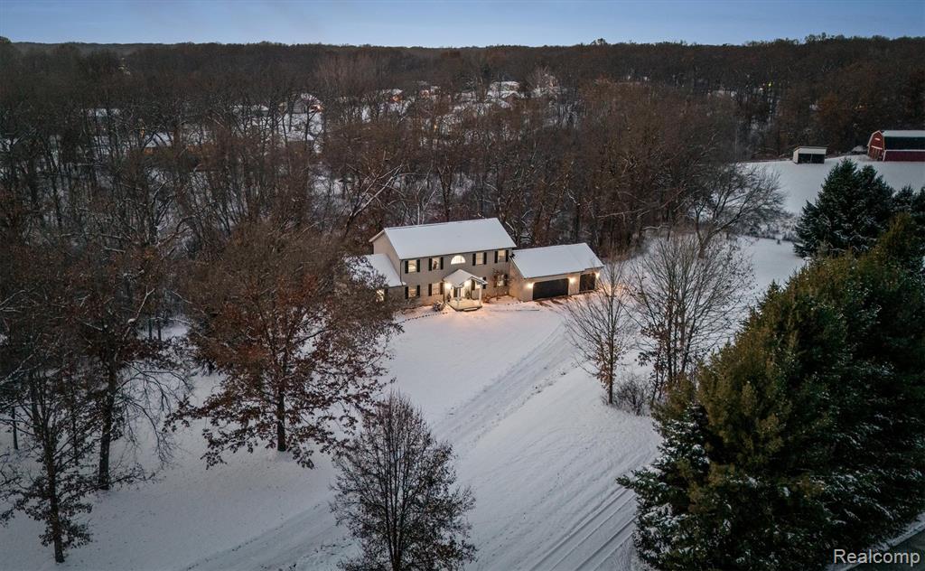 8301 Hyne Road, Brighton, MI 48114 — Photo 2