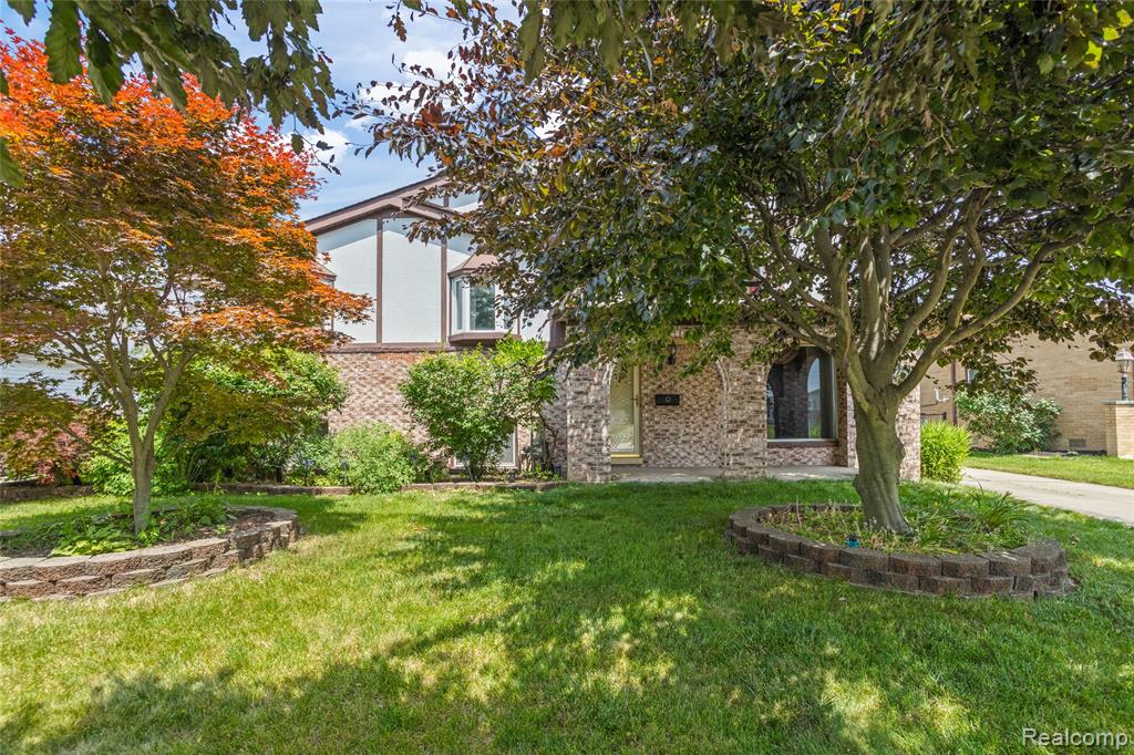 31792 Lafler Drive, Rockwood, MI — Photo 2