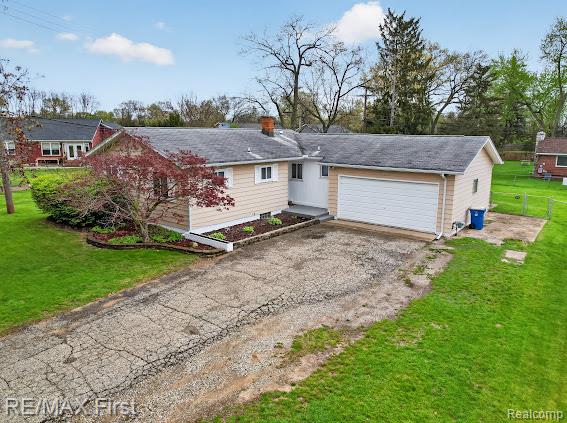 3740 Clintonville Road, Waterford, MI 48329 — front exterior