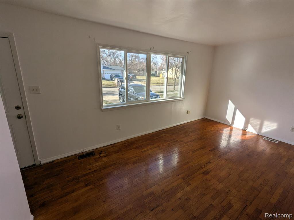 594 Colorado Avenue, Pontiac, MI 48341 — Photo 11