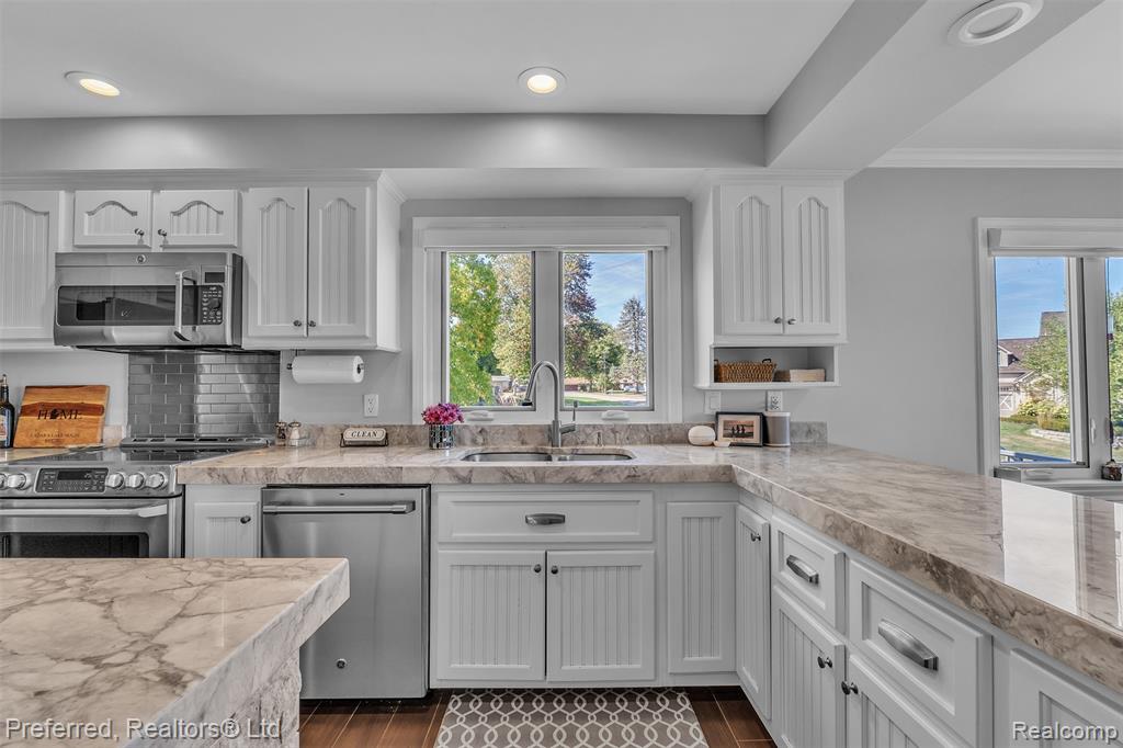 7660 Maceday Lake Road, Waterford, MI 48329 — Photo 25