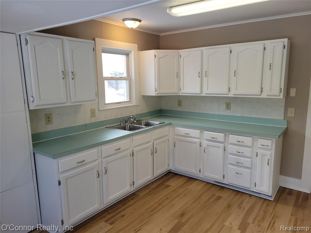 563 Saint Paul Street, Marysville, MI 48040 — Photo 10
