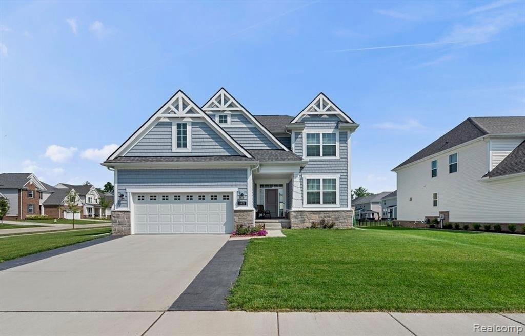 1821 Emerald Lane, Wixom, MI