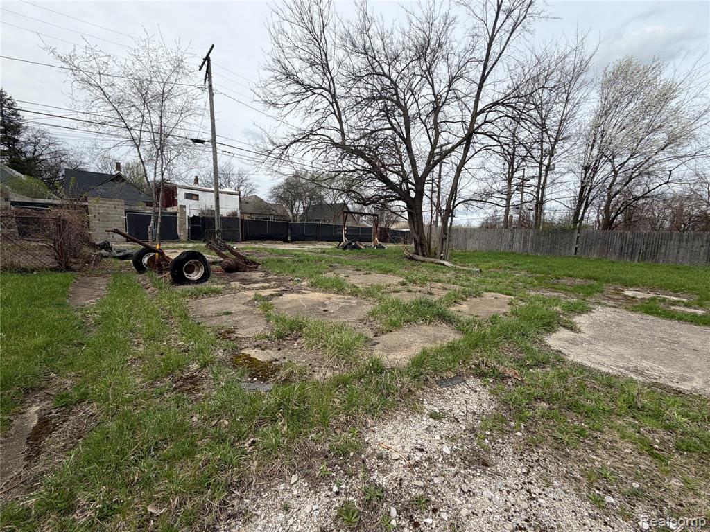 5175 Vermont Street, Detroit, MI 48208 — Photo 2