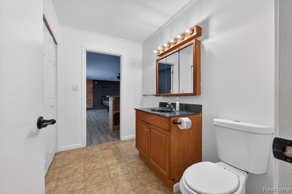 21325 Drexel Street, Clinton Twp, MI 48036 — Photo 26