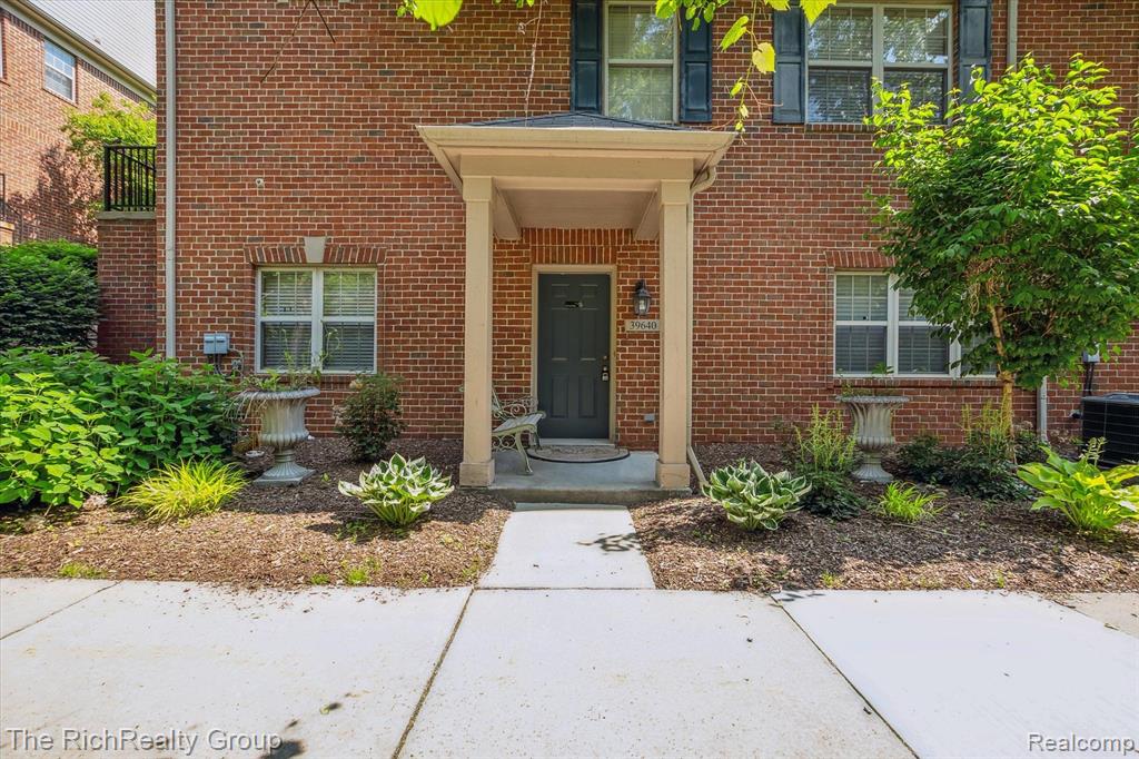 39640 ROCKCREST Lane, Northville, MI 48168 — Photo 3