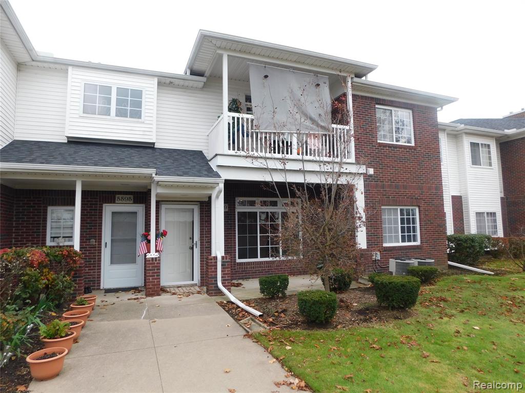 5589 Twin Oaks Drive, Sterling Heights, MI 48314 — front exterior