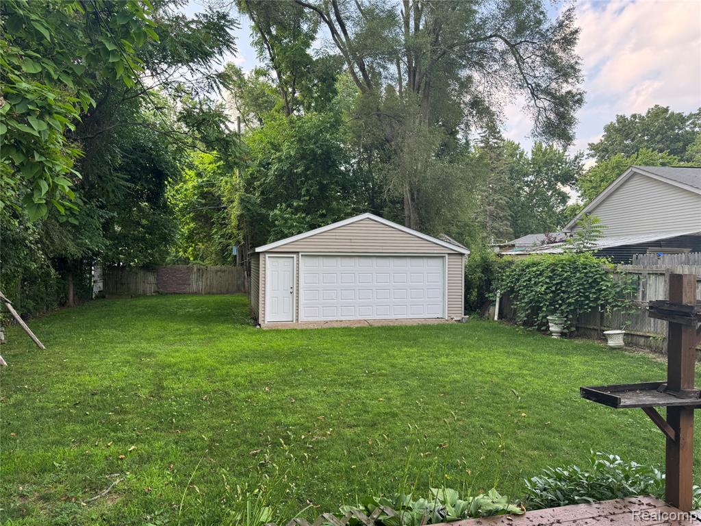 8124 Eldora Boulevard, Commerce Twp, MI 48382 — Photo 2