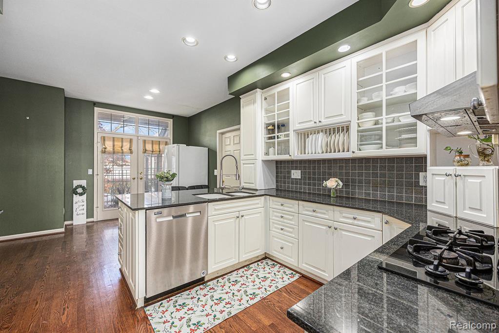 584 Cambridge Way, Bloomfield Hills, MI 48304 — Photo 8