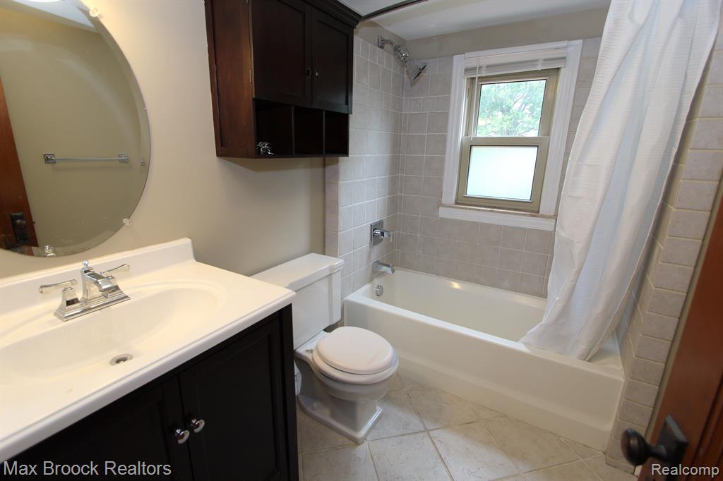 506 N NEWBURGH Road, Westland, MI — Photo 19
