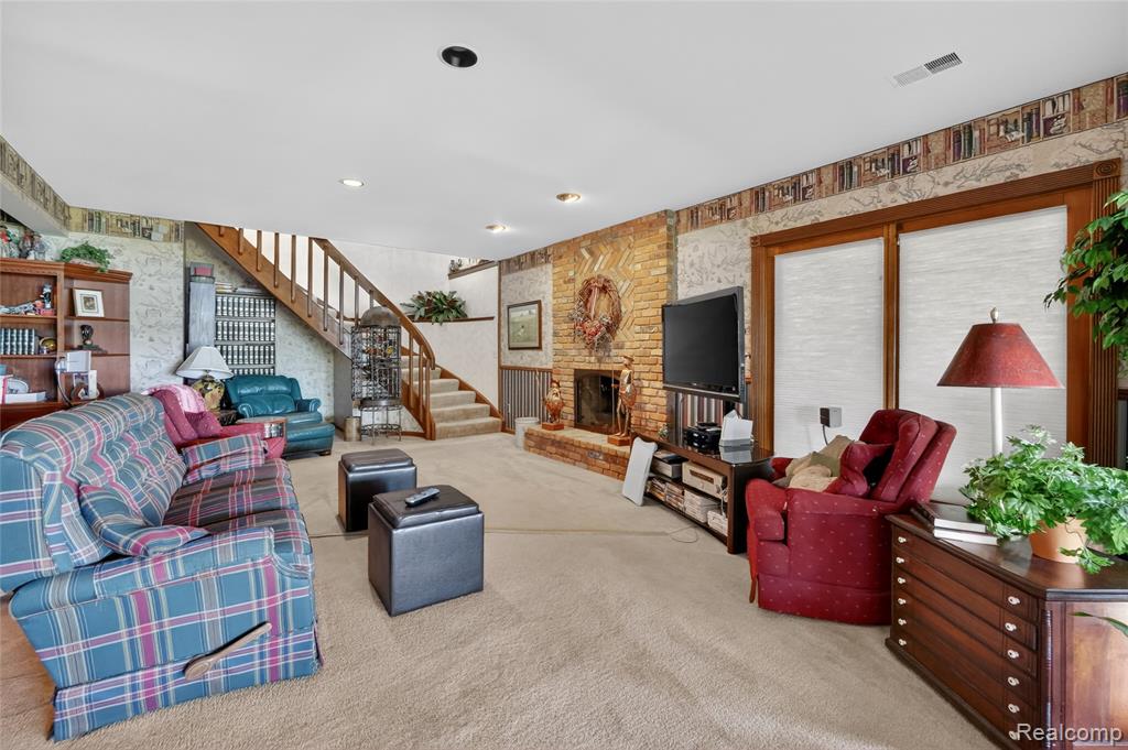 24 Chateaux Du Lac, Fenton, MI 48430 — Photo 45