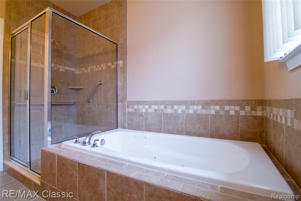 50416 Pinnacle Woods Lane, Macomb, MI 48042 — Photo 19