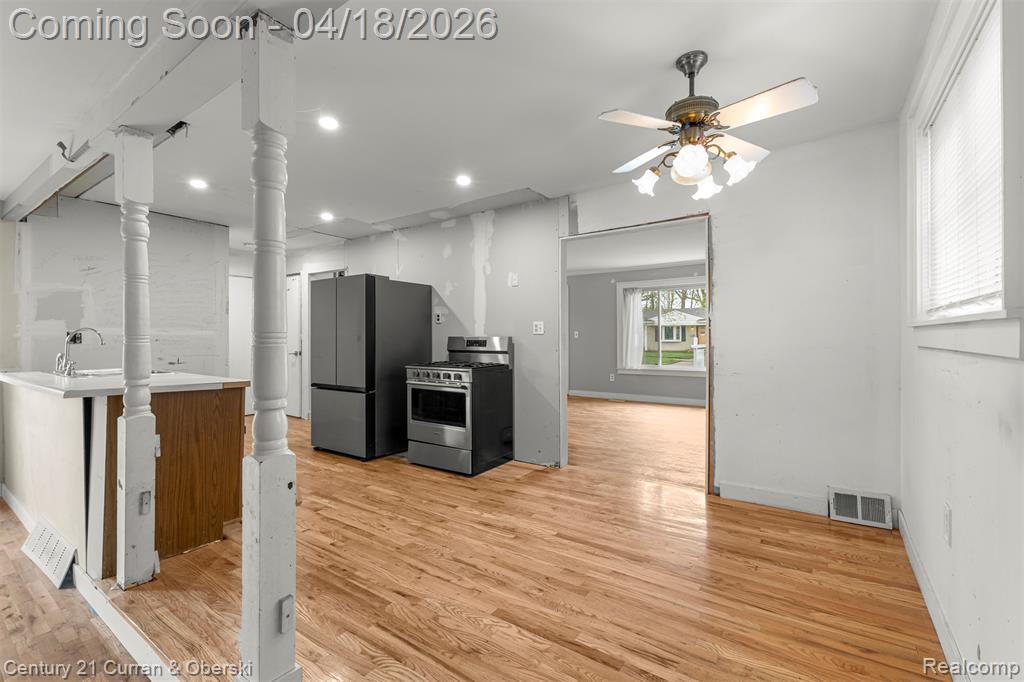 9133 Tavistock Drive, Plymouth, MI 48170 — Photo 10