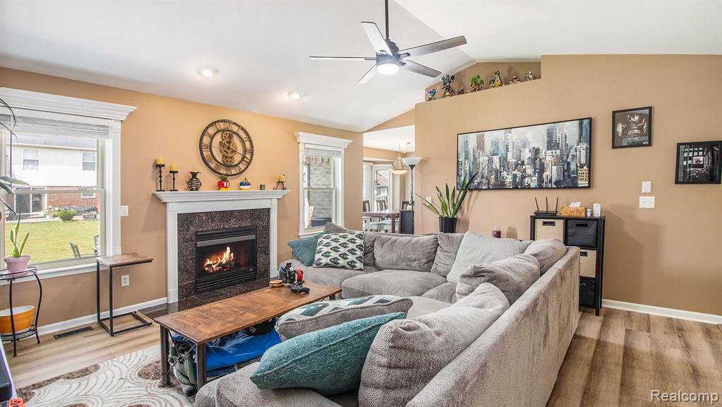 24272 Charles Drive, Brownstown, MI 48183 — Photo 5