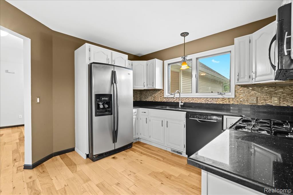 9418 Rayna Drive, Davison, MI 48423 — Photo 13