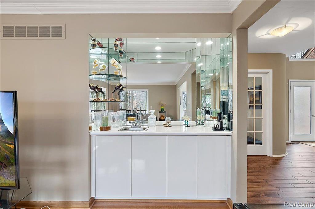 6988 LAKEMONT Circle, West Bloomfield, MI 48323 — Photo 20