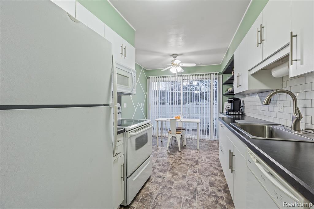 21392 E Glen Haven Circle, Novi, MI 48167 — Photo 10