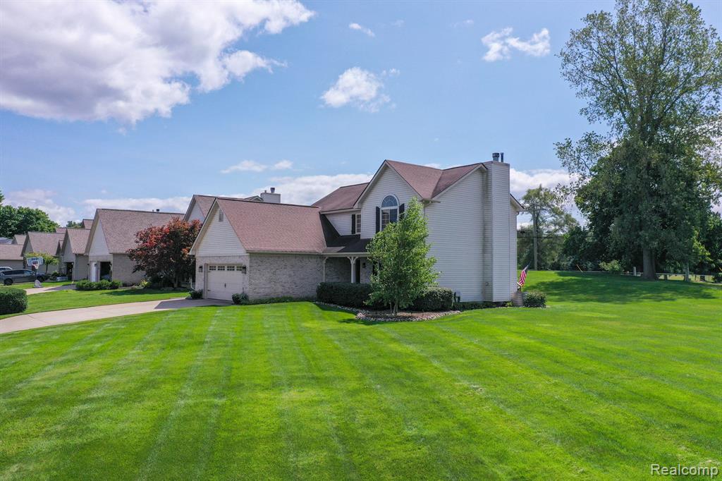687 SANDPIPER Way, Oxford, MI 48371 — Photo 15