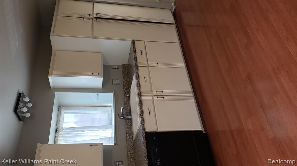 5872 Vassar, West Bloomfield, MI — Photo 17