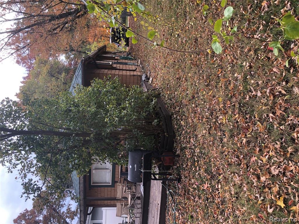 8304 Arlis Street, Commerce Twp, MI 48382 — Photo 23
