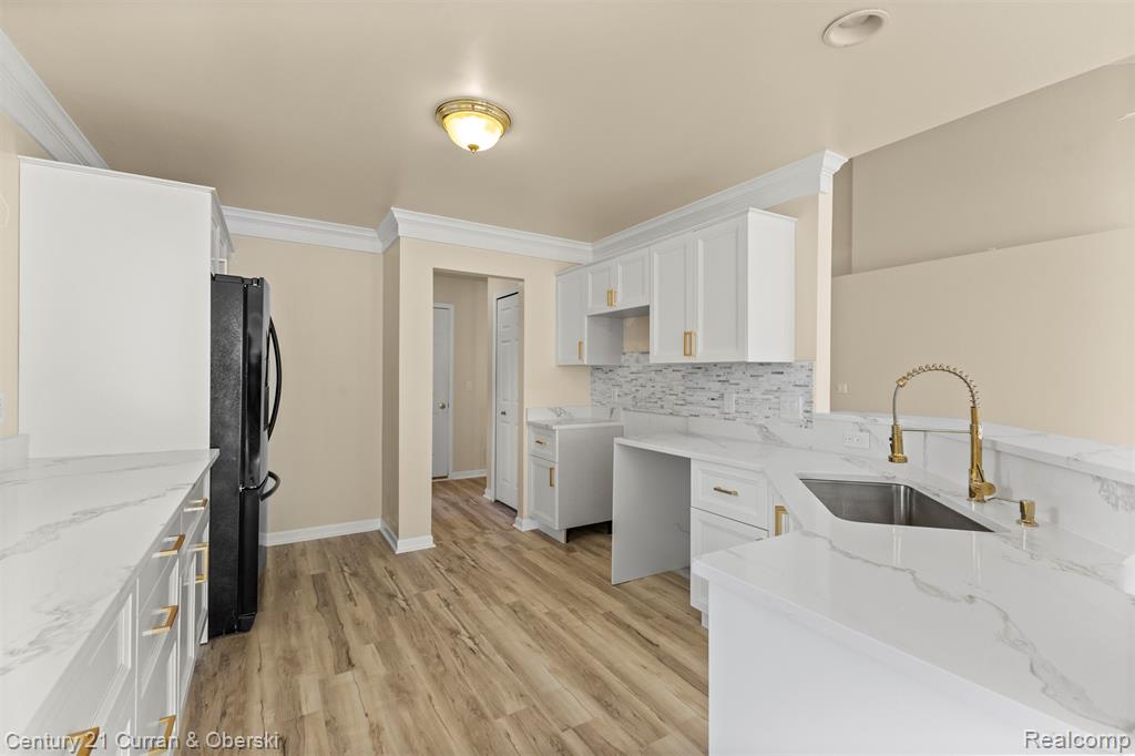 30231 Viewcrest Drive, Novi, MI 48377 — Photo 16