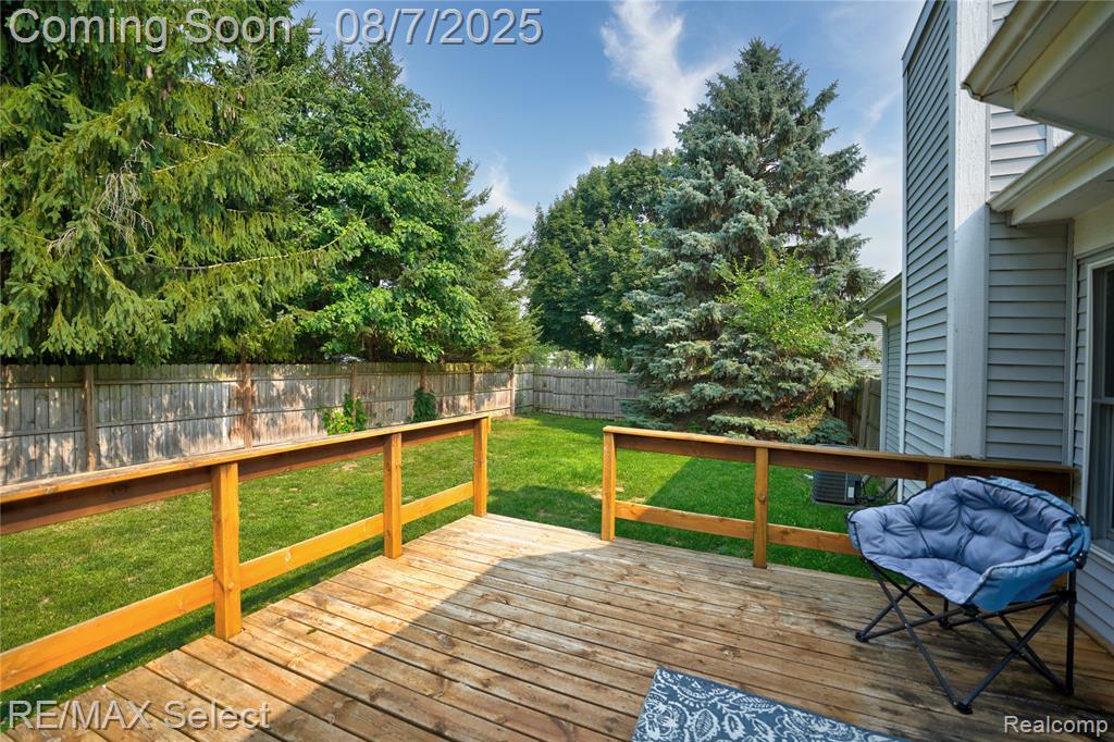 8052 Rose Lane, Goodrich Vlg, MI — Photo 12