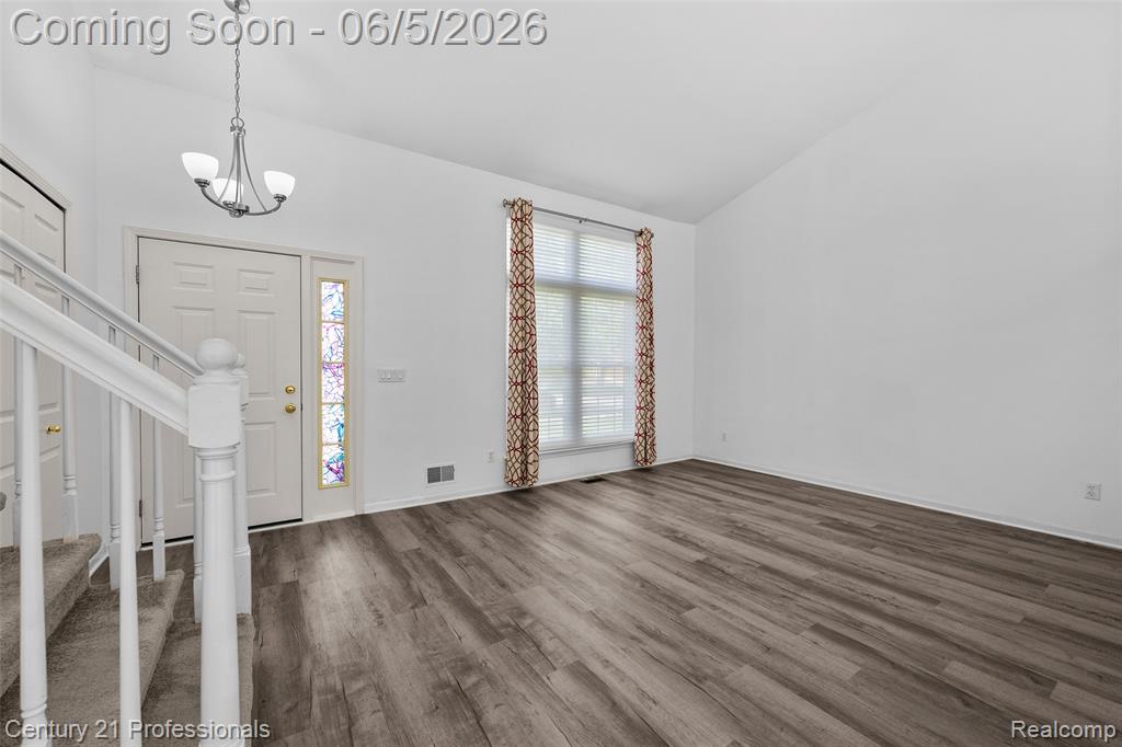 3061 Talon Circle, Lake Orion, MI — Photo 11