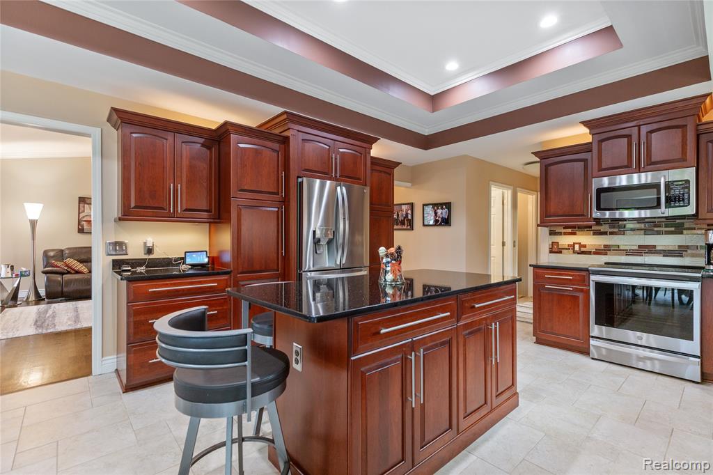 49279 Dunhill Drive, Macomb, MI 48044 — Photo 10