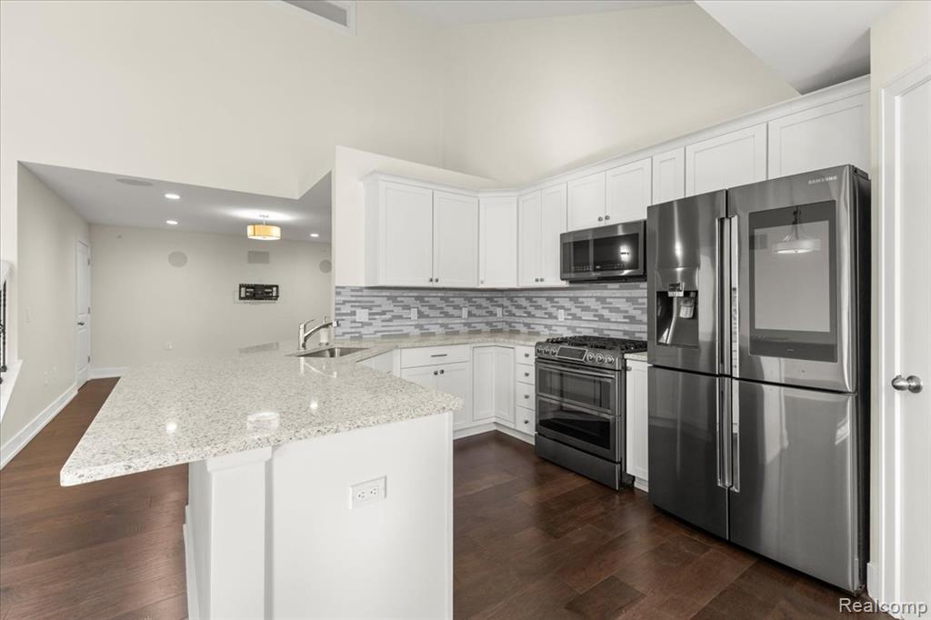 5656 Flagstaff Pines Drive, 406, Shelby Twp, MI 48317 — Photo 8